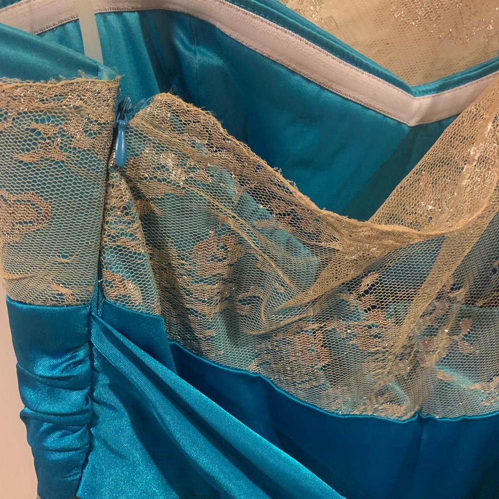 Dress - Picture 6 of 7